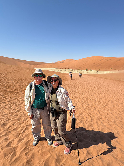hikers at Deadvlei