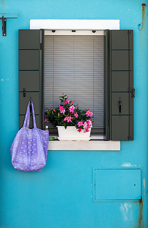 house exterior in Burano, Italy