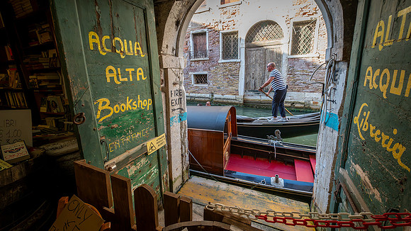 Libreria Acqua Alta bookstore
