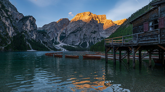 Early morning at Lago Di Braies