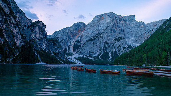Early morning at Lago Di Braies