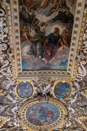 details inside of Doge's Palace