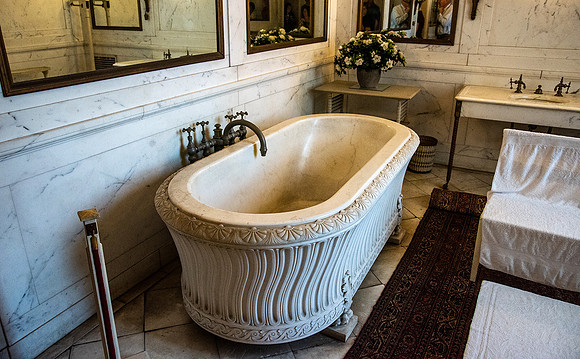 Bathtub in the Breakers