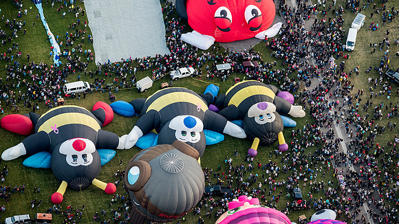 The 3 Bees at the Albuquerque Balloon festival