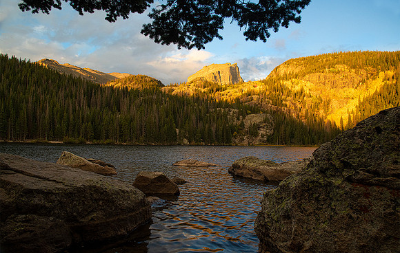 Sunrise at Bear lake