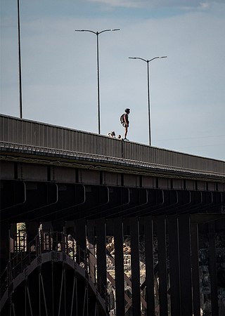 Base jumping sequence off Perrine bridge